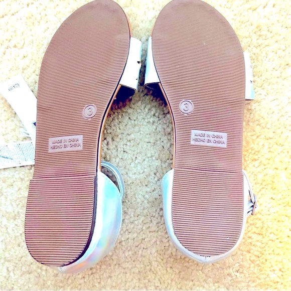 NWT Old Navy Girls Silver Metallic Star Open Toe Ankle Strap Sandals Size 3 - Picture 4 of 4